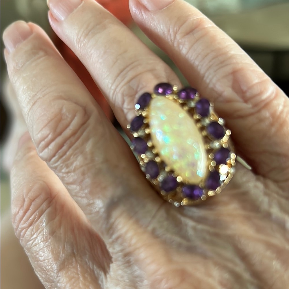 Elegant Opal and Amethyst Ring